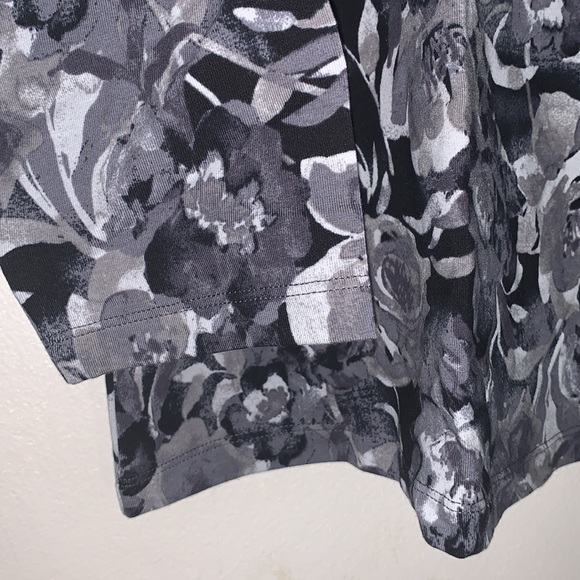 🎉SOLD ON EBAY🎉 Denim & Co. Watercolor Floral Printed Long Sleeve Top - Picture 3 of 3